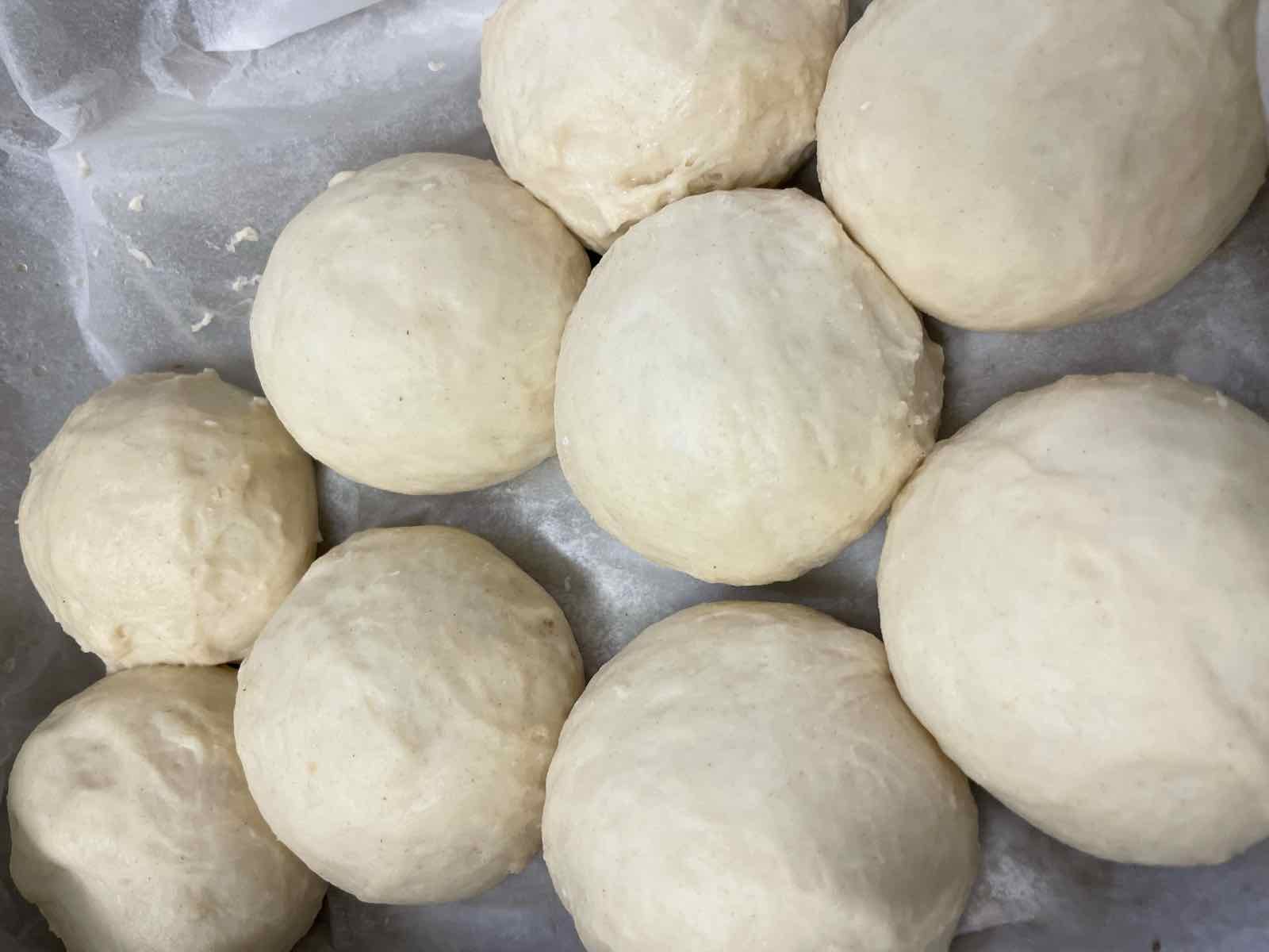Pâtons en cours de pousse, COMER Traiteur
